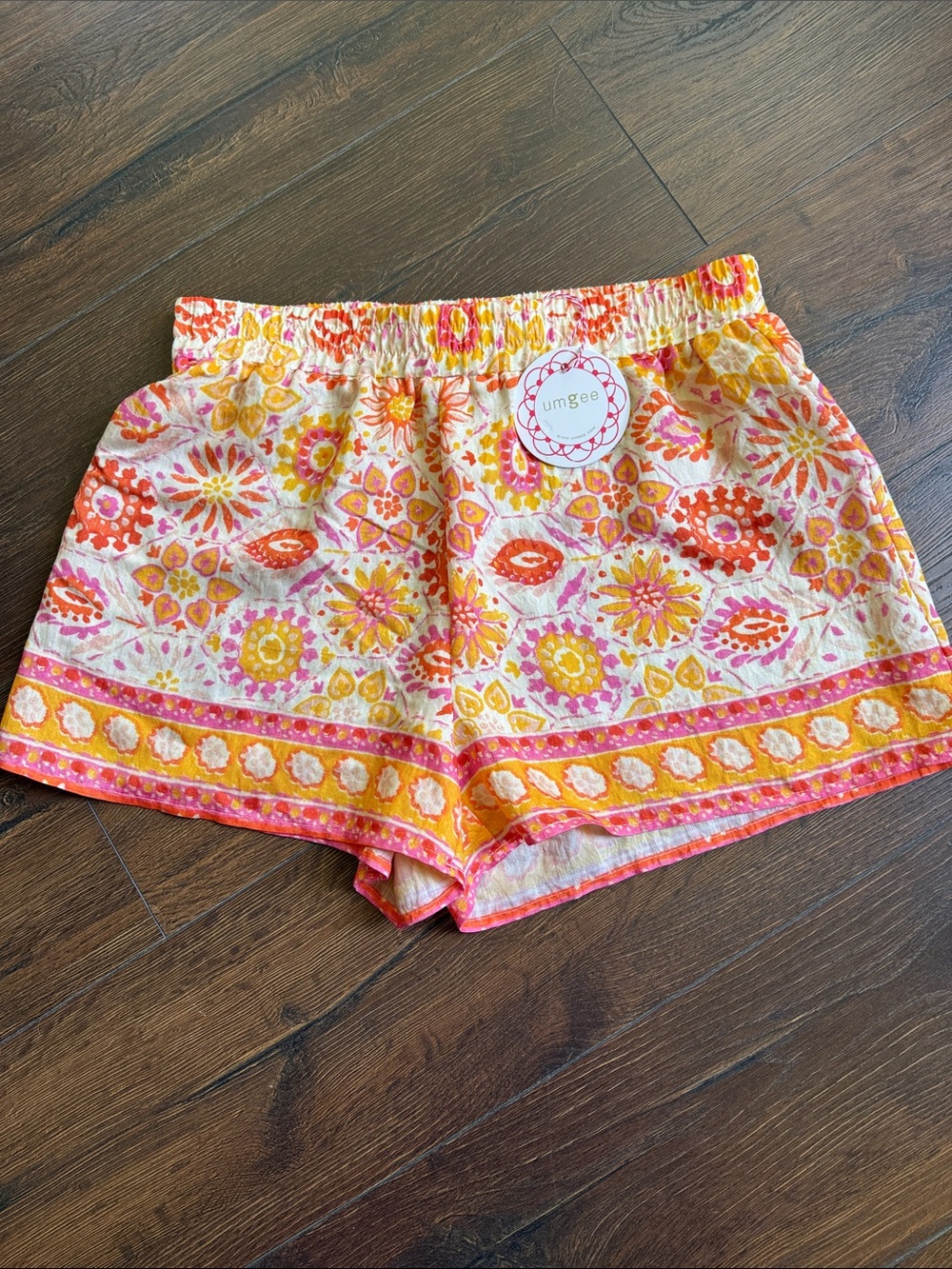 NWT Umgee Floral Elastic Waist Pull-On Shorts - Pink, Yellow & Orange Medium